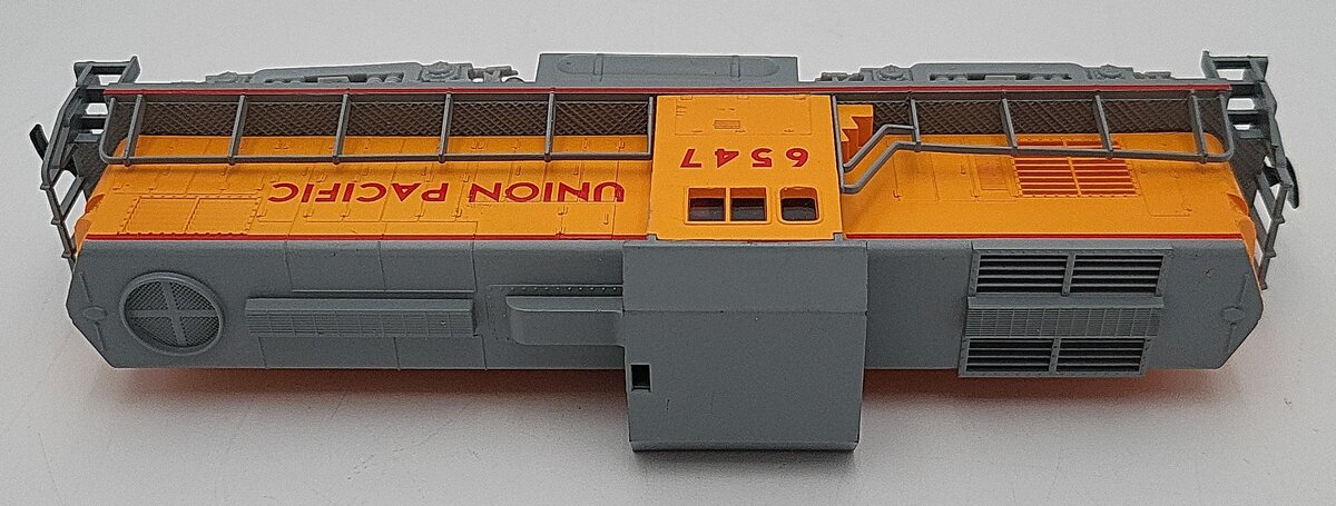 Mehano HO Scale Union Pacific Diesel Locomotive #6547 EX