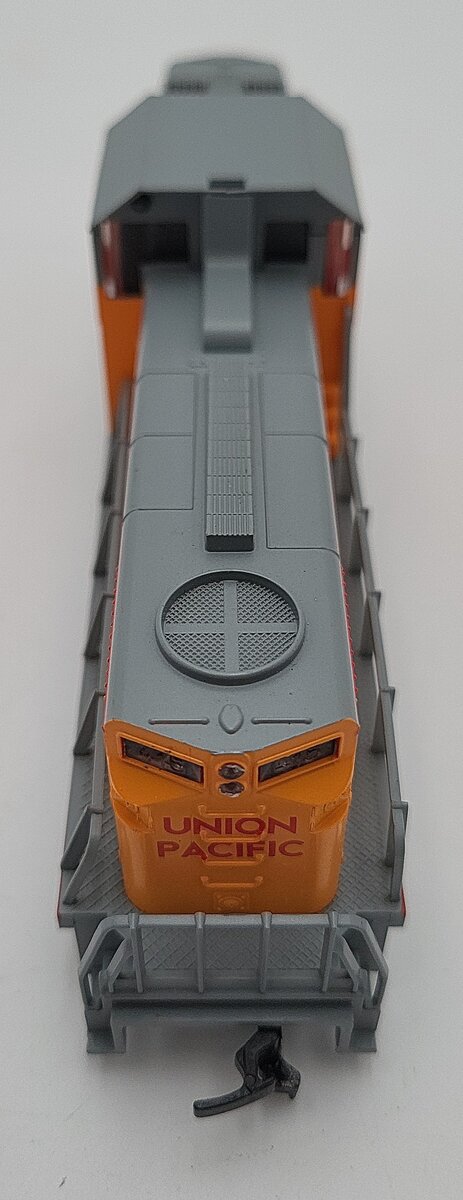 Mehano HO Scale Union Pacific Diesel Locomotive #6547 EX