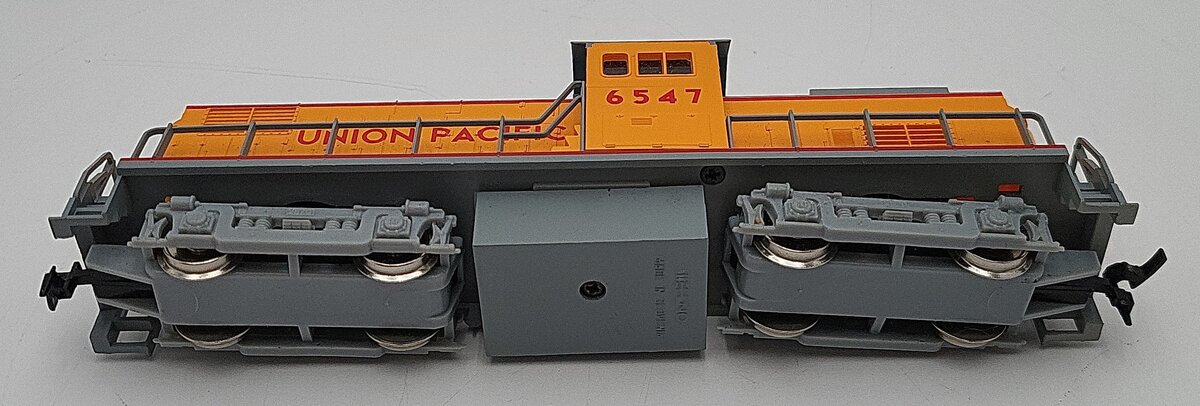 Mehano HO Scale Union Pacific Diesel Locomotive #6547 EX