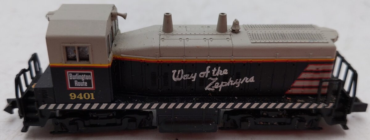 Con-Cor 0001-005013 N Scale Burlington Route Powered Diesel Locomotive #9401 EX