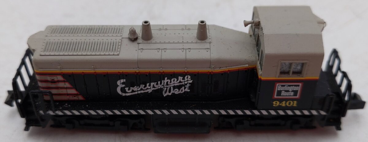 Con-Cor 0001-005013 N Scale Burlington Route Powered Diesel Locomotive #9401 EX