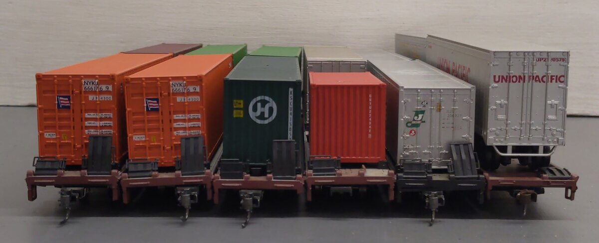 Athearn HO Scale Assorted Trailer Flatcars with Containers & Trailers [6] VG