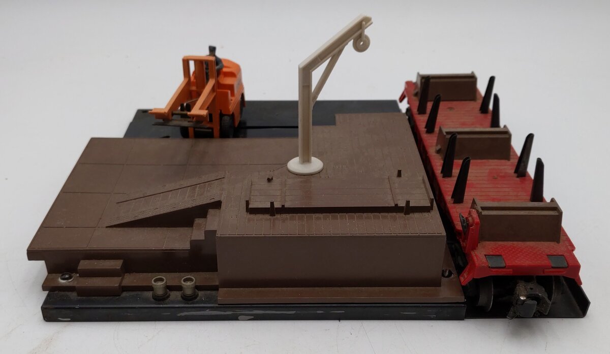 Lionel 264 Vintage O Operating Forklift Platform with 6264 Lumber Car VG/Box
