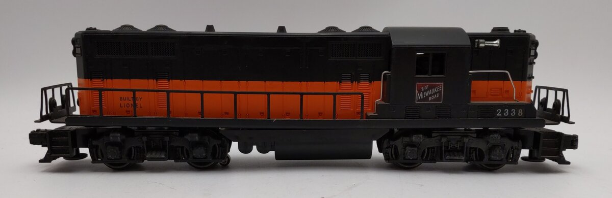 Lionel 2338 Vintage O Gauge Milwaukee Road Powered GP-7 Diesel Locomotive VG/Box