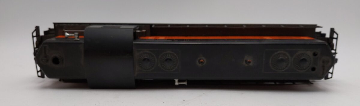 Lionel 2338 Vintage O Gauge Milwaukee Road Powered GP-7 Diesel Locomotive VG/Box