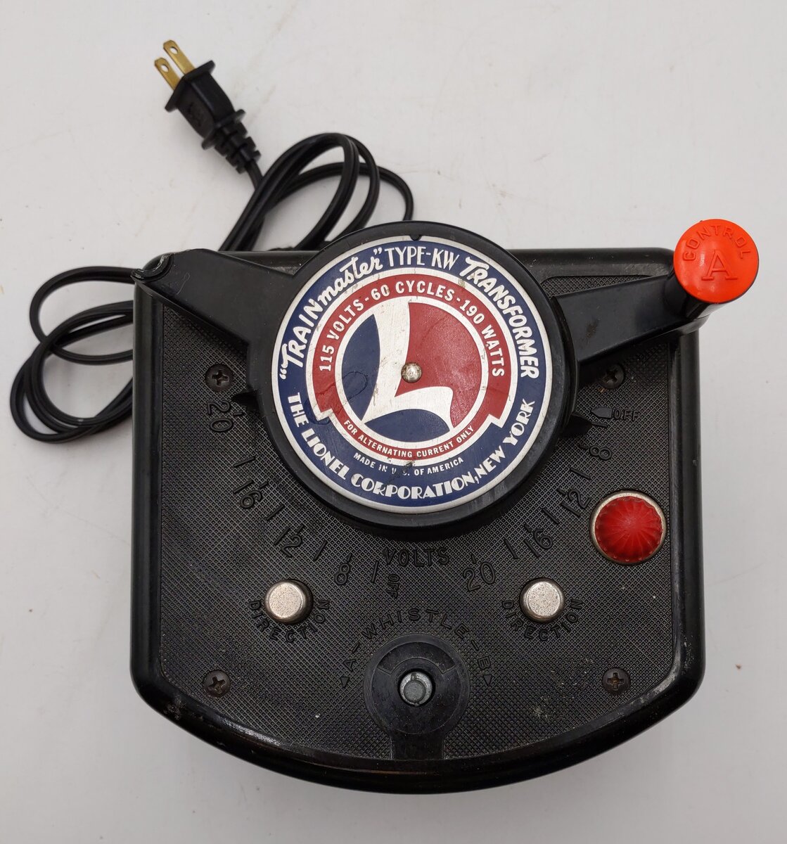 Lionel KW O Vintage Trainmaster 190 Watt 2 Transformer with Whistle