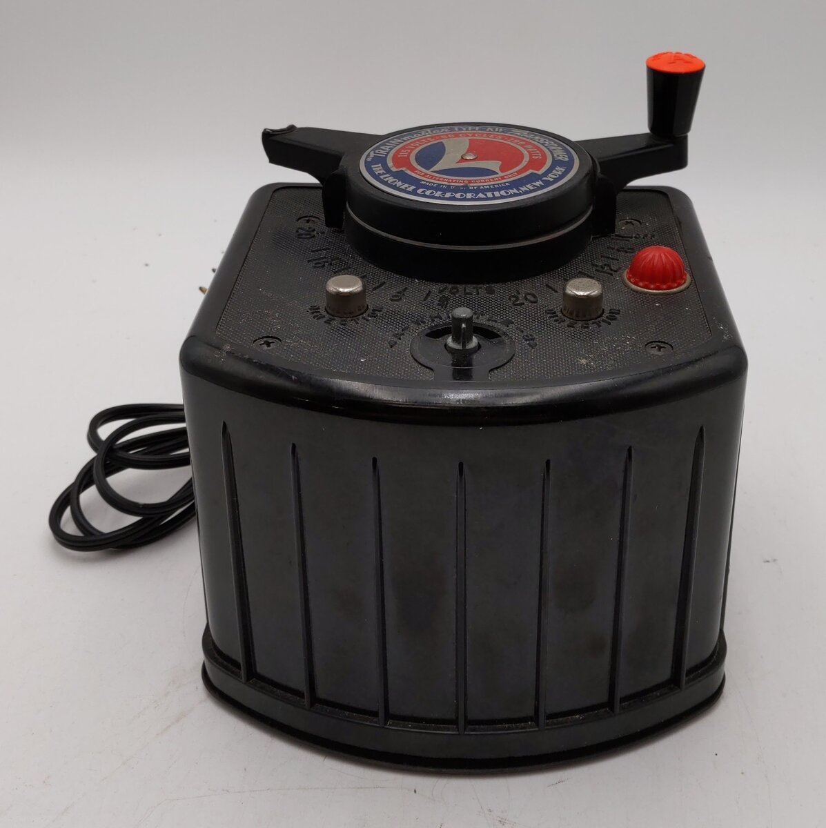 Lionel KW O Vintage Trainmaster 190 Watt 2 Transformer with Whistle