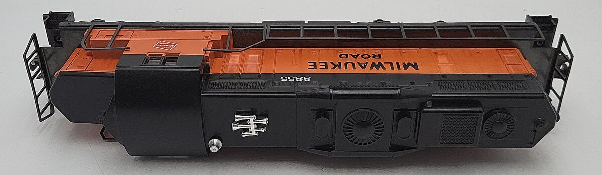 Lionel 6-8855 O Gauge Milwaukee Road SD-18 Powered Diesel Locomotive EX/Box