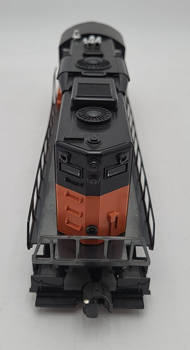 Lionel 6-8855 O Gauge Milwaukee Road SD-18 Powered Diesel Locomotive EX/Box