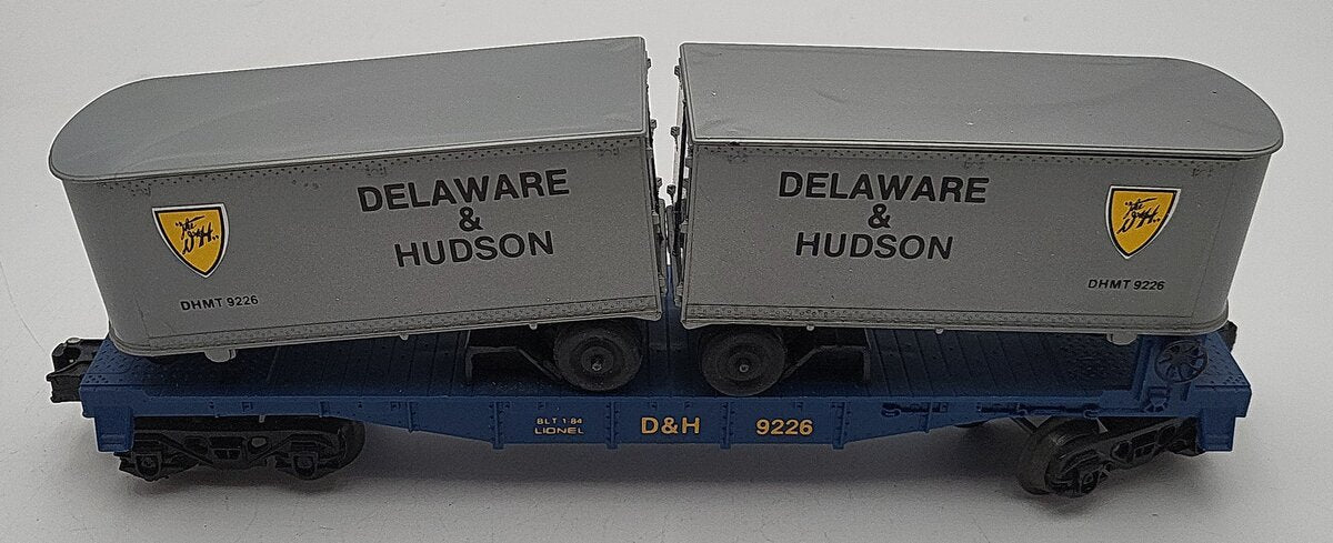Lionel 6-9226 O Gauge Delaware and Hudson Flatcar with 2 Trailers EX/Box