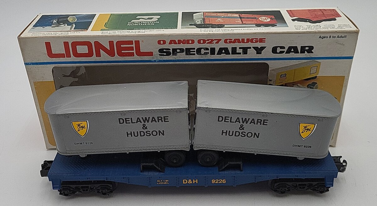 Lionel 6-9226 O Gauge Delaware and Hudson Flatcar with 2 Trailers EX/Box