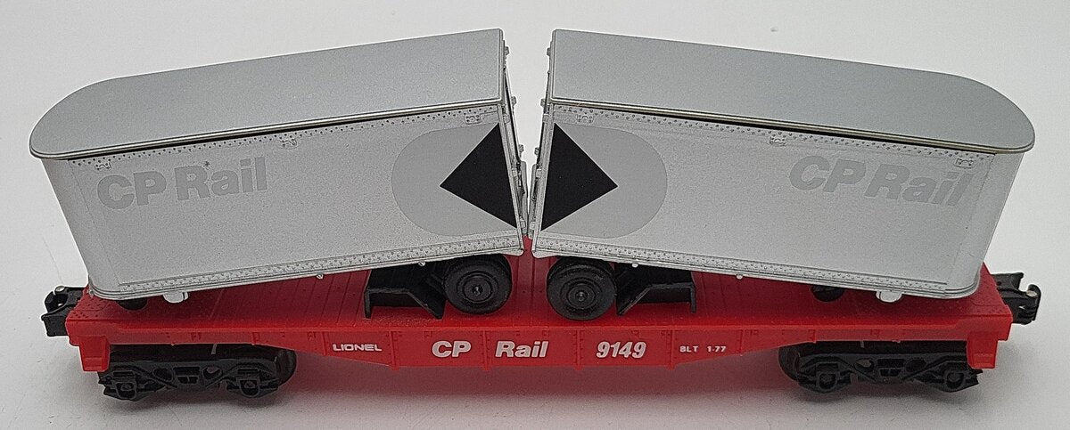Lionel 6-9149 O Gauge CP Rail Flatcar with Piggyback Vans EX/Box