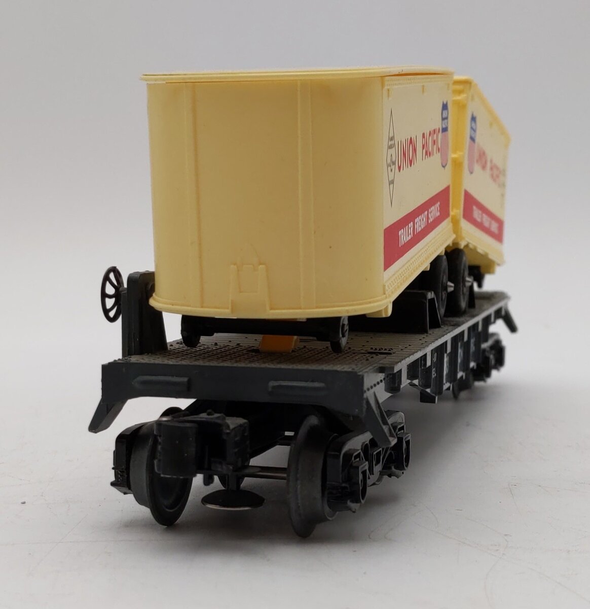 Lionel 6-9383 O Gauge Union Pacific FAR Piggyback Flatcar w/ Trailers VG/Box