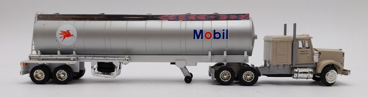 Lionel 6-12808 O Gauge Mobil Tank-Tractor Trailer Truck EX/Box