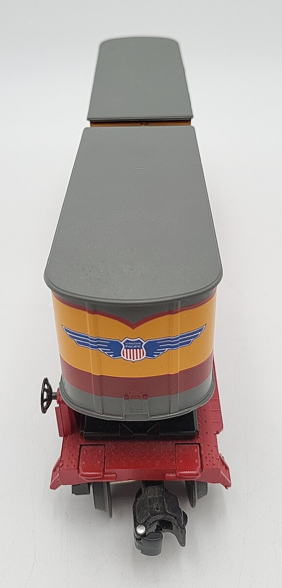 Lionel 6691 O Scale Union Pacific Flatcar w/ 2 Trailers EX
