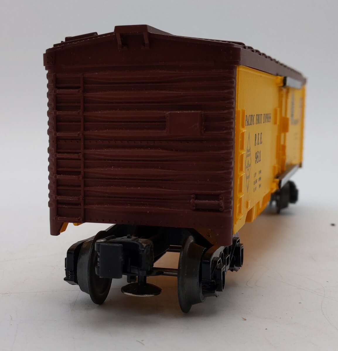 Lionel 6-9811 O Gauge SP/UP FARR Pacific Fruit Express Reefer Car #9811 EX/Box