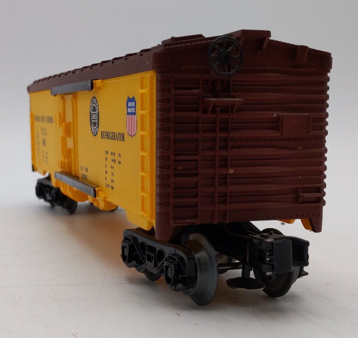Lionel 6-9811 O Gauge SP/UP FARR Pacific Fruit Express Reefer Car #9811 EX/Box