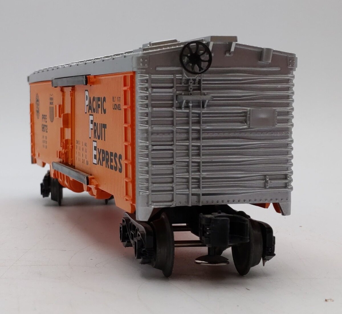 Lionel 6-9872 O Gauge Pacific Fruit Express Billboard Reefer Car EX/Box