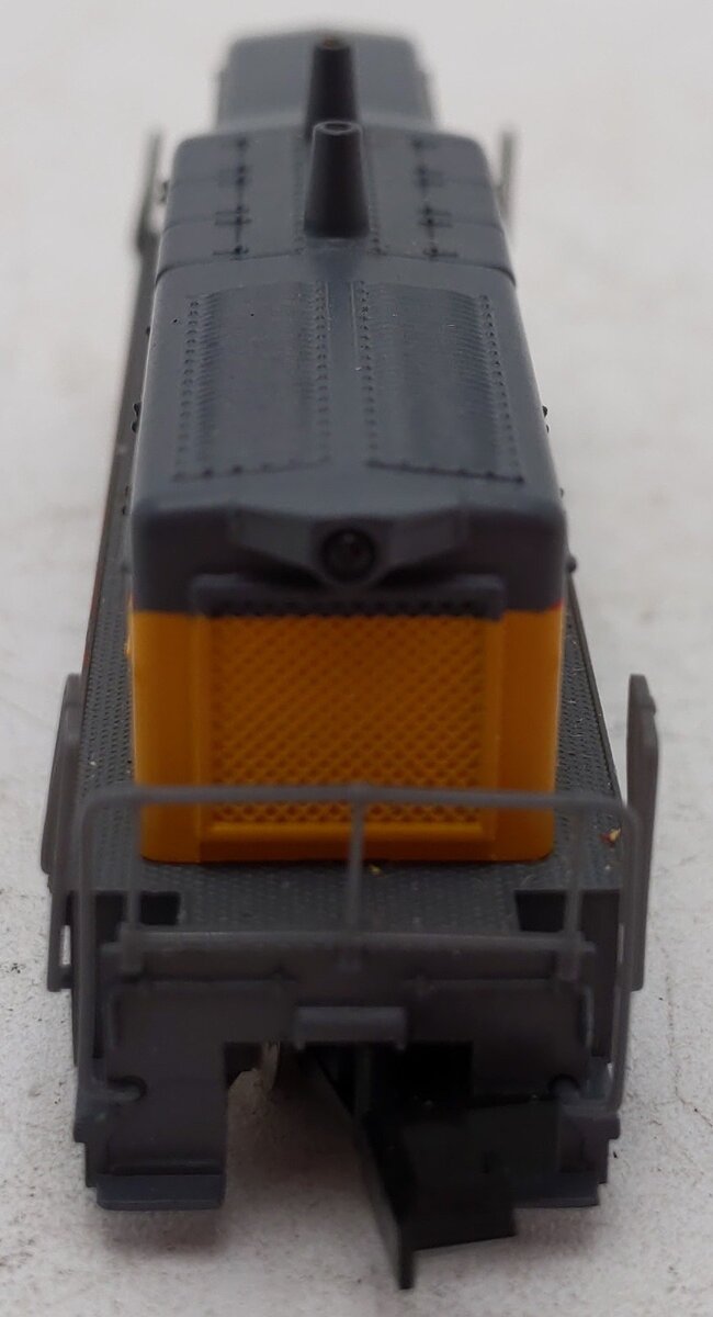 Arnold 5116 N Scale Union Pacific Powered SW1500 Calf Diesel Locomotive #1870 EX