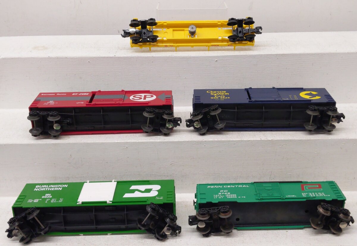 Lionel O Gauge Assorted Freight Cars 6-9628, 6-9749, 6-9629, 6-9303, 6-9607 [5] VG/Box