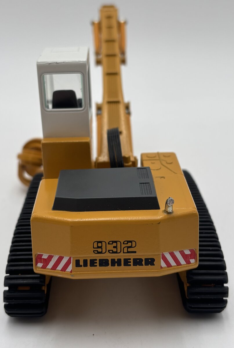 Conrad 2832 1:50 Liebherr 932 Hydraulic Excavator w/Grapple LN/Box