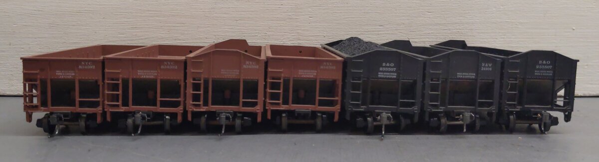 HO Scale Assorted 2-Bay Hoppers [7] VG
