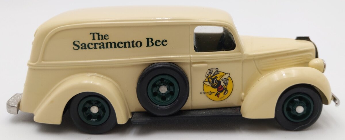 Durham Classics 1:43 Sacramento Bee Pulitzer Prize Model LN/Box