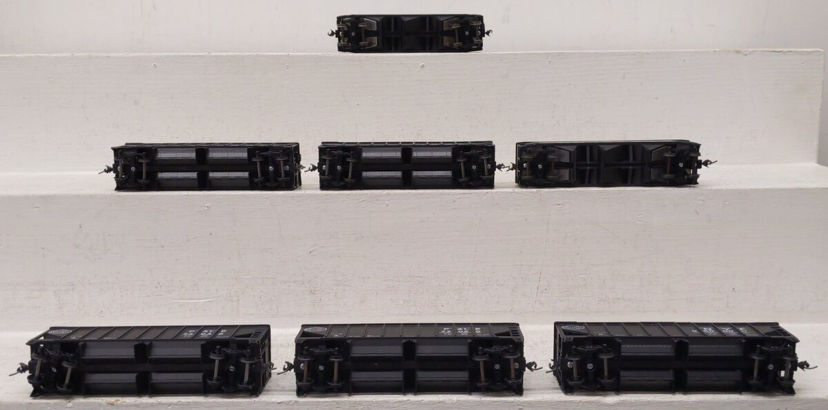 Assorted HO Scale Hoppers [7] EX