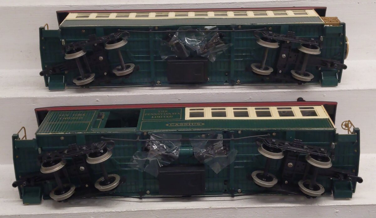 Bachmann G Scale Pullman "Vertias" and "Cassius" Passenger Cars EX