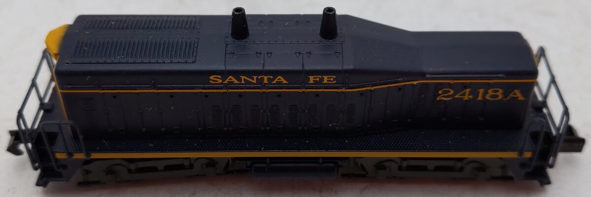 Atlas 4011 N Scale Santa Fe SW1000 Calf Diesel Locomotive #2418A EX