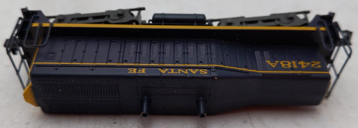 Atlas 4011 N Scale Santa Fe SW1000 Calf Diesel Locomotive #2418A EX