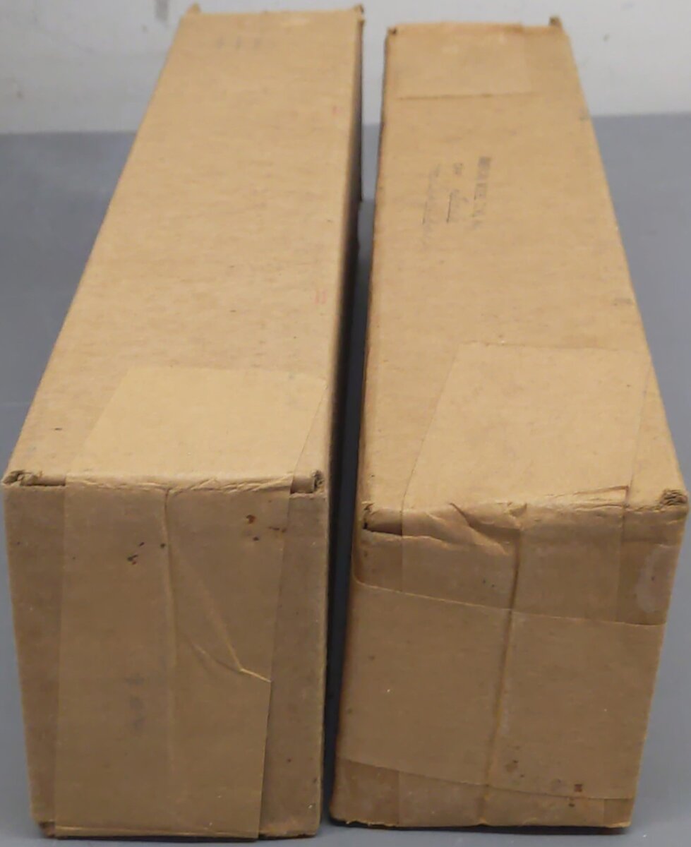 AMT Vintage O Gauge NYC Aluminum Smooth Roof Passenger Cars #3160 (2) VG/Box