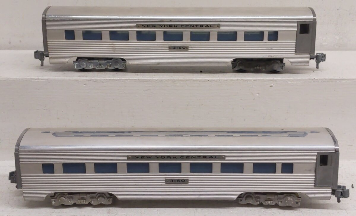 AMT Vintage O Gauge NYC Aluminum Smooth Roof Passenger Cars #3160 (2) VG/Box