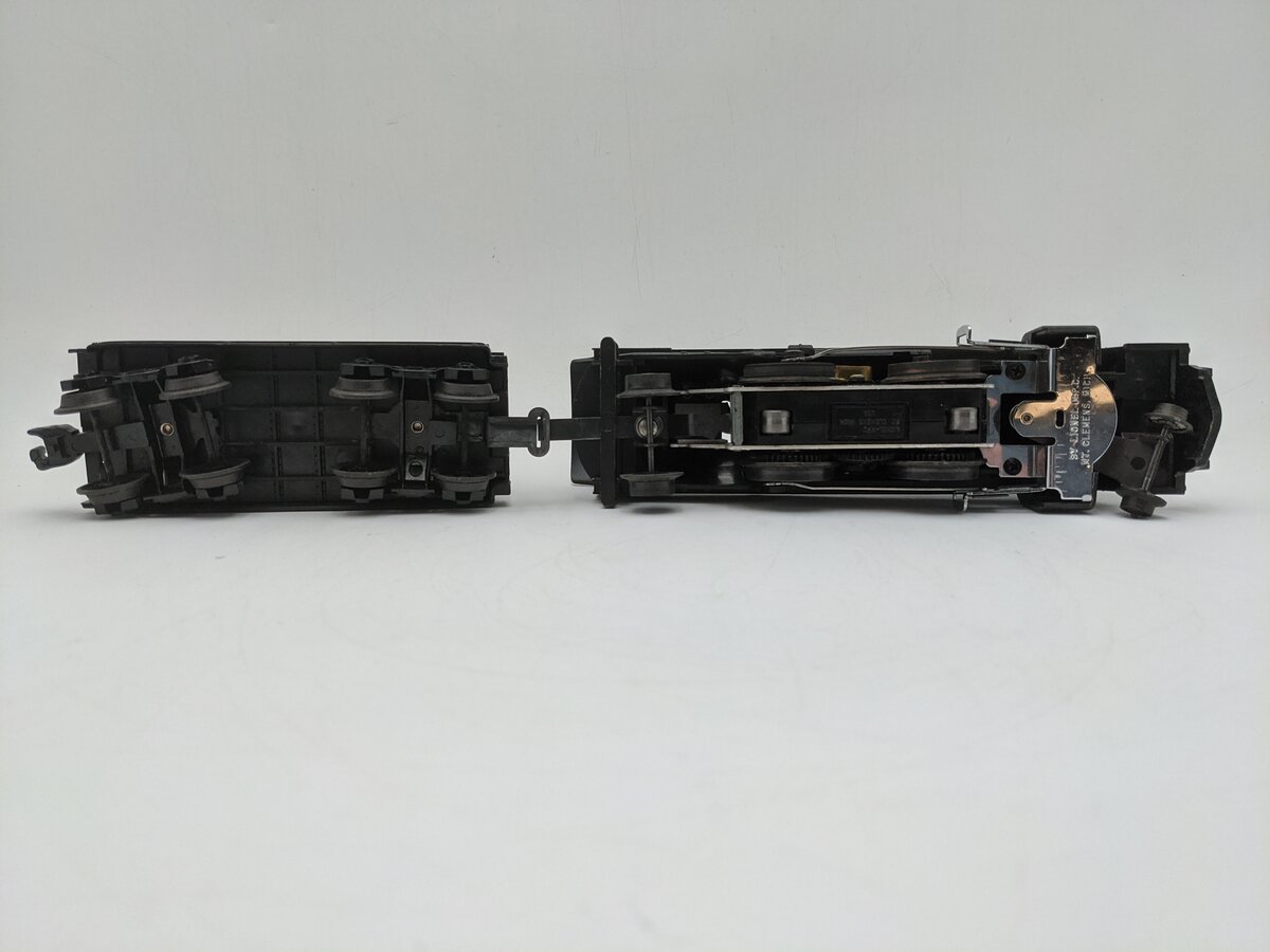 Lionel 6-8040 O Gauge 2-4-2 Steam Locomotive & Tender EX