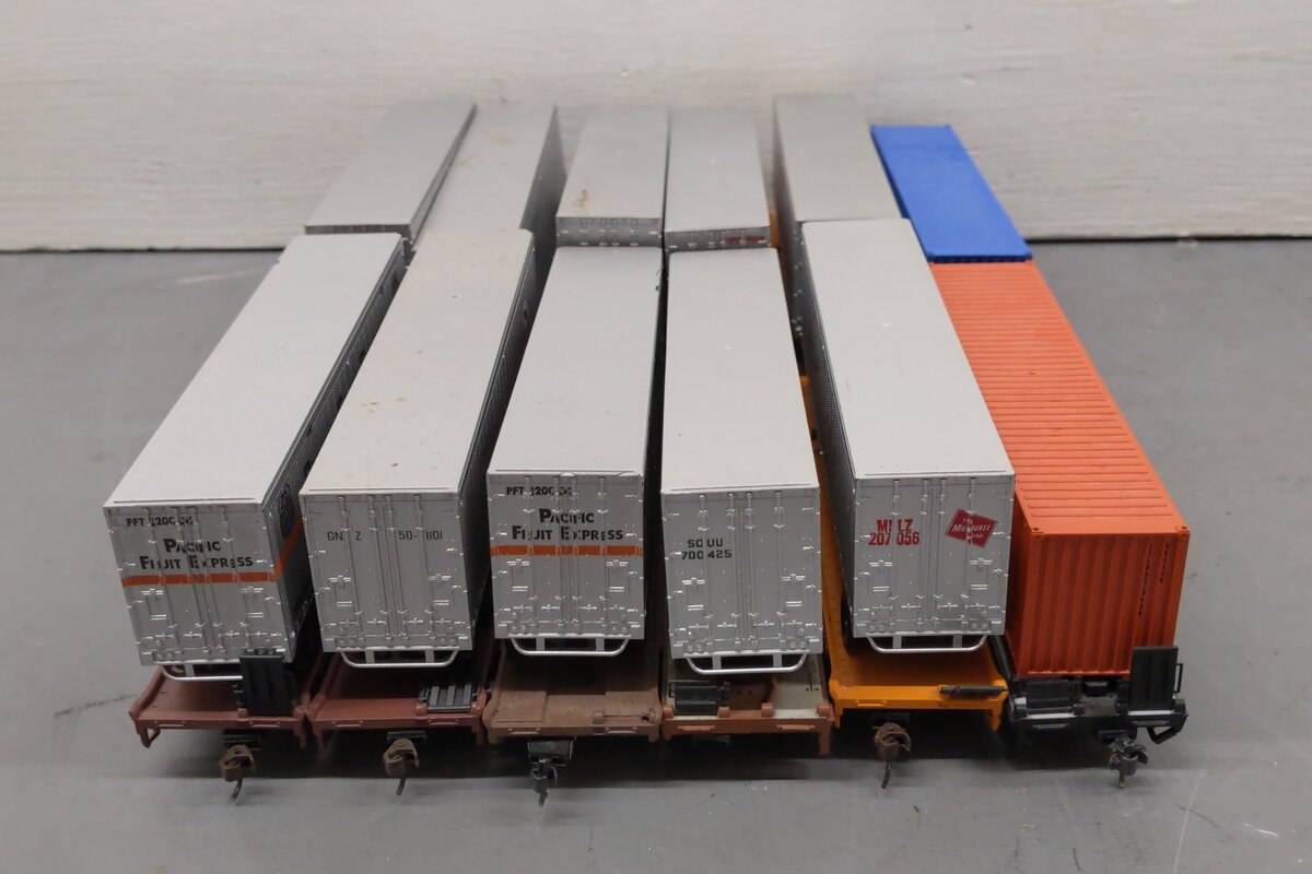 Athearn HO Scale Trailer Flatcar with Trailers & Containers [6] VG