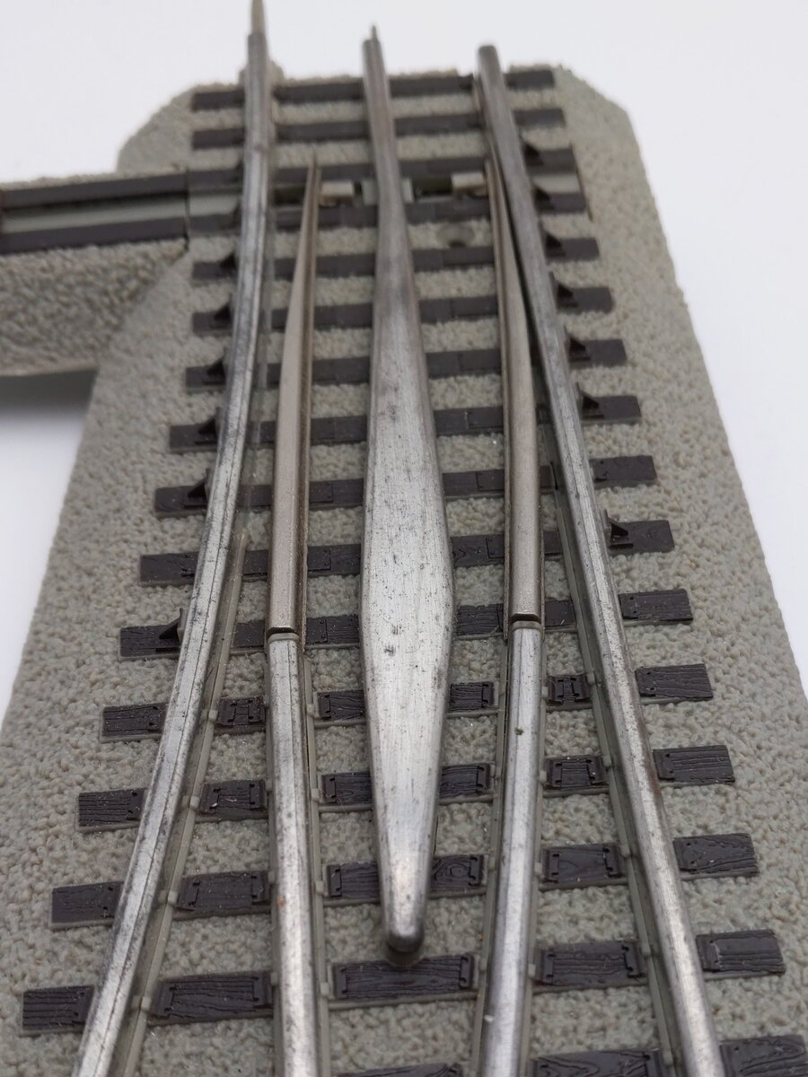 Lionel 6-12058 O O60 FasTrack Right Hand Remote Control Switch Turnout VG