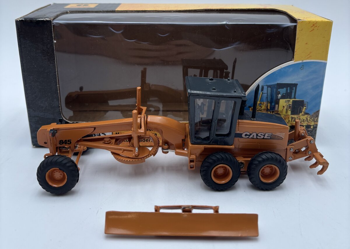 New Holland 1:50 Case 845 Motor Grader LN/Box