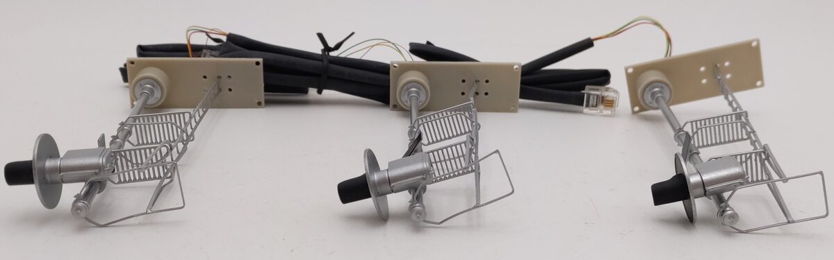 Atlas 6936 SA Single Target Mast Signal - Set of 3 Signals & 4 Sheds 6932's VG/Box