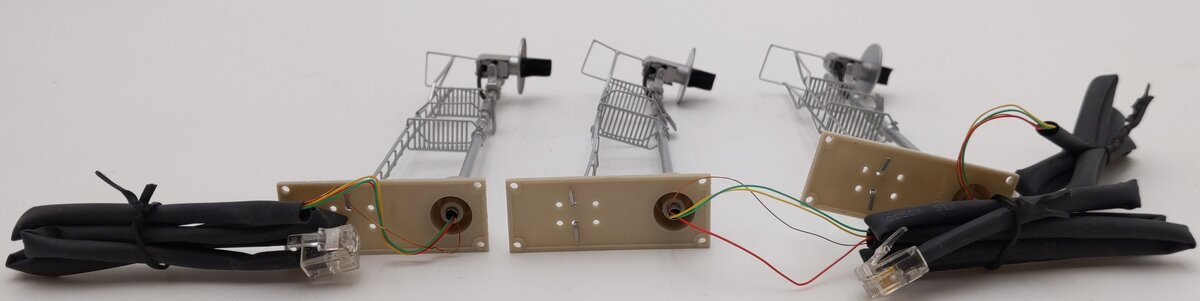 Atlas 6936 SA Single Target Mast Signal - Set of 3 Signals & 4 Sheds 6932's VG/Box