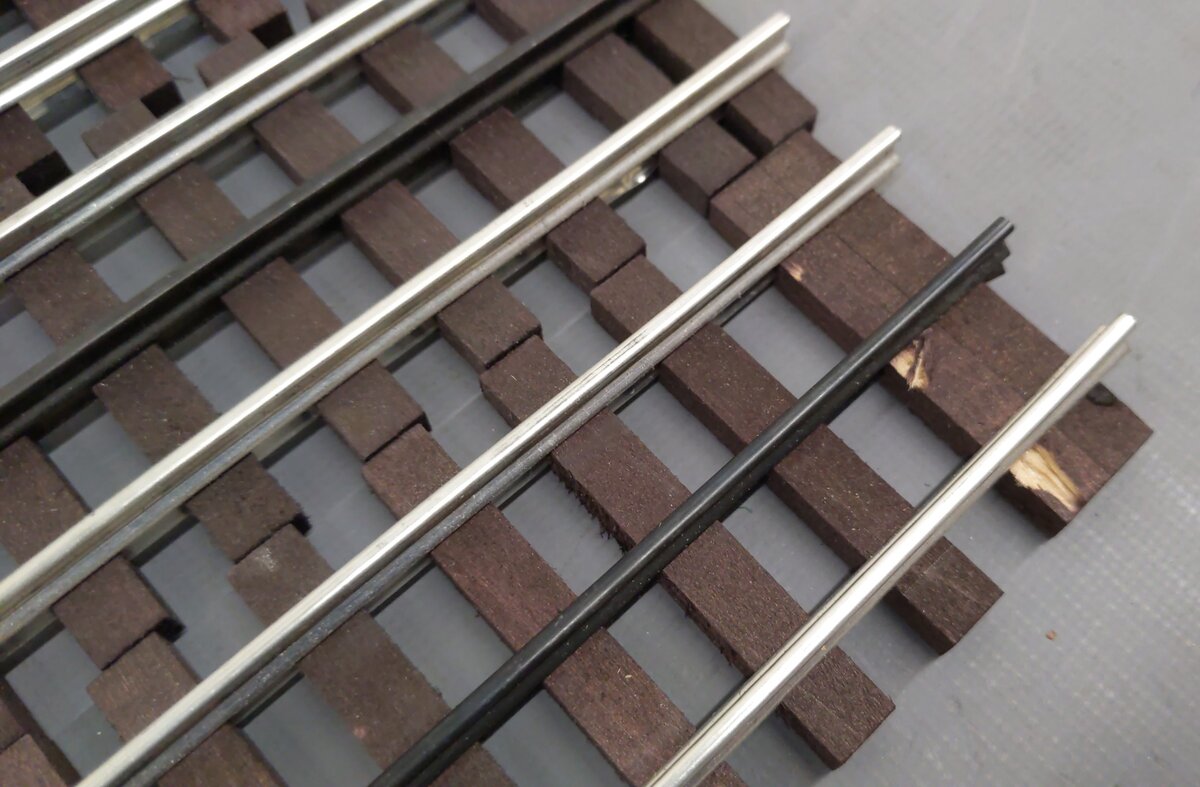 Gargraves 101 O Gauge 3 Rail Phantom Tinplate 37" Wood Tie Flex Track [3] EX