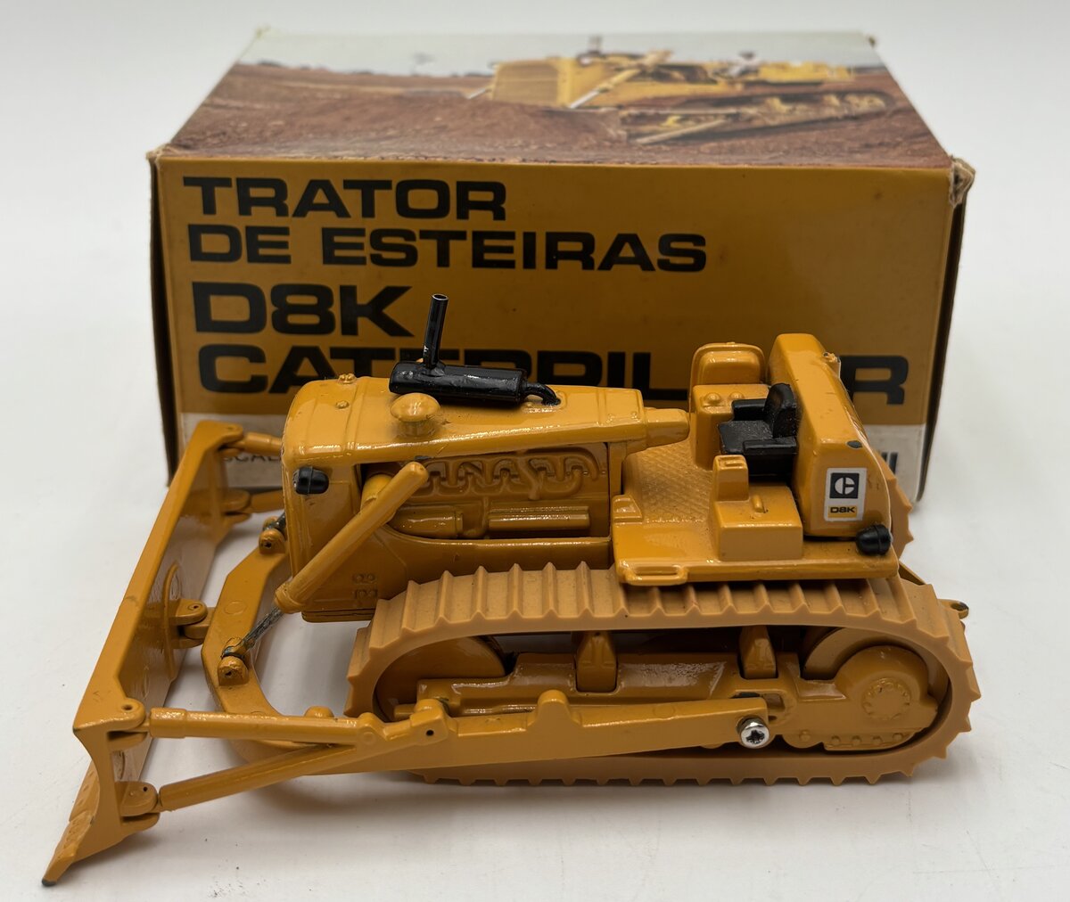 Arpra 1:50 Caterpillar D8K Tractor EX/Box