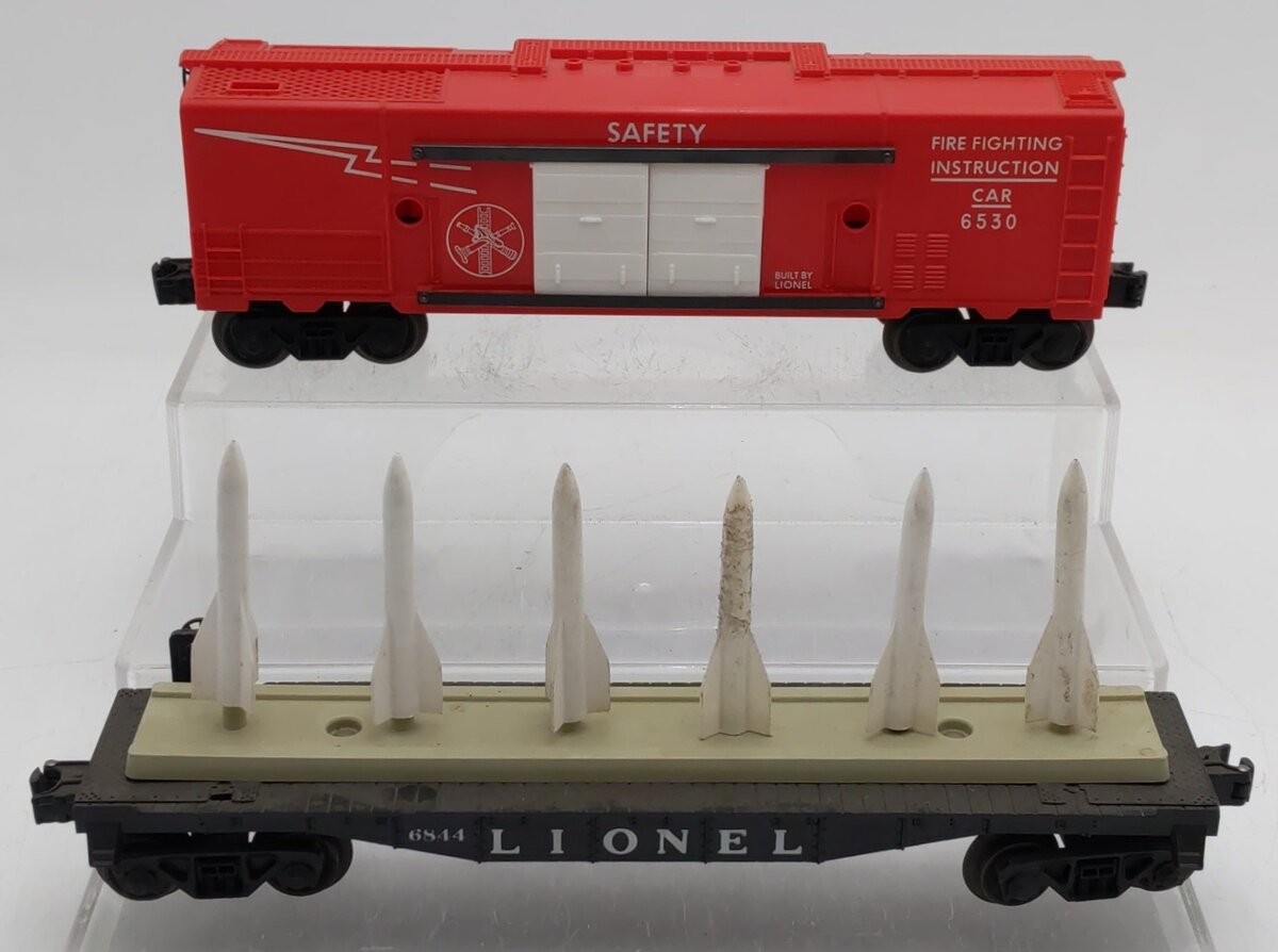 Lionel Vintage O Gauge 6530 Fire Instruction Car & 6844 Missile Storage Car VG