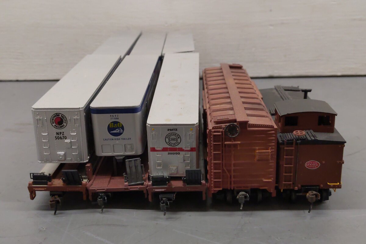Athearn & Other HO Scale Freight Cars [5] VG