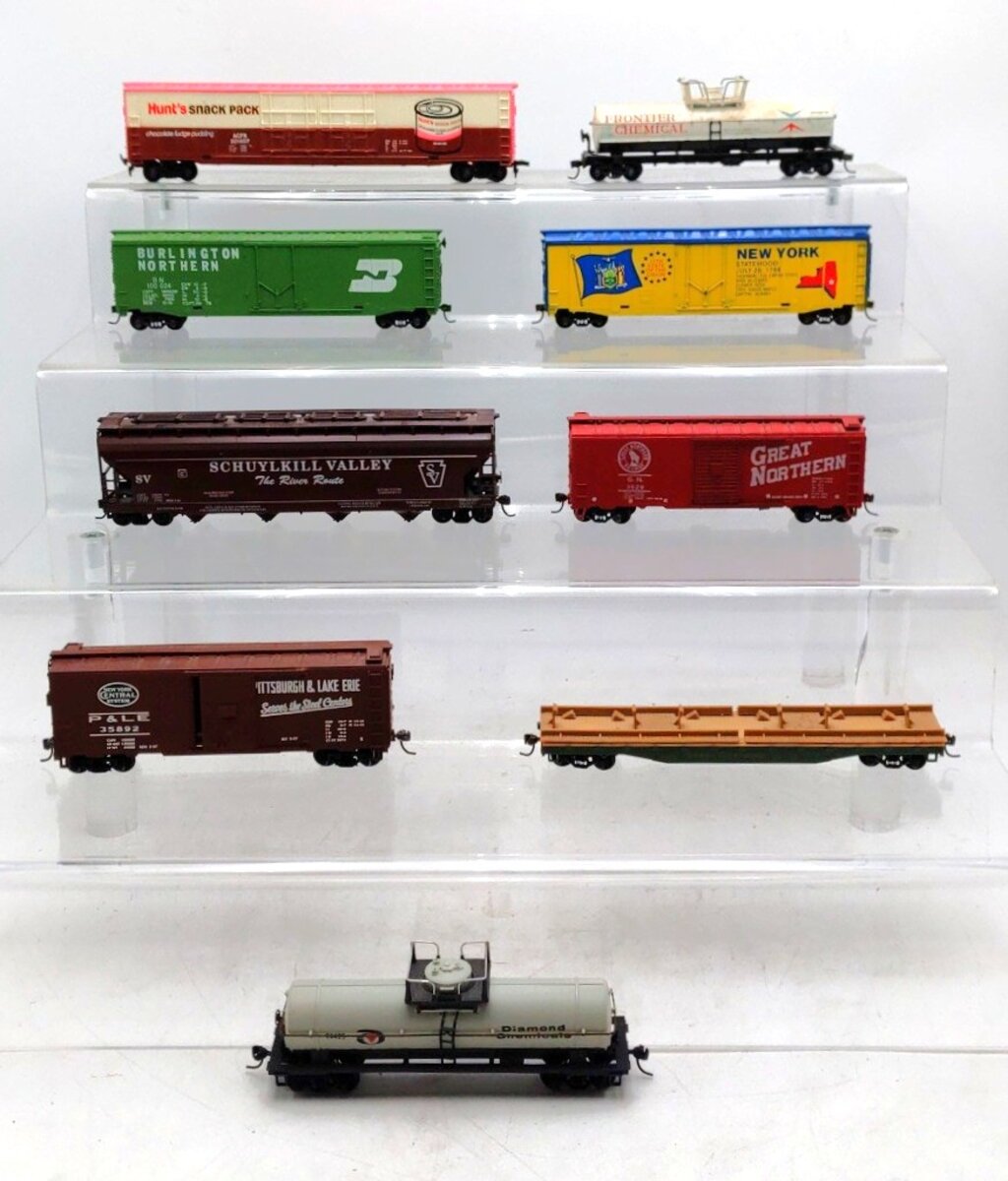 HO Scale Assorted Freight Cars [9] VG
