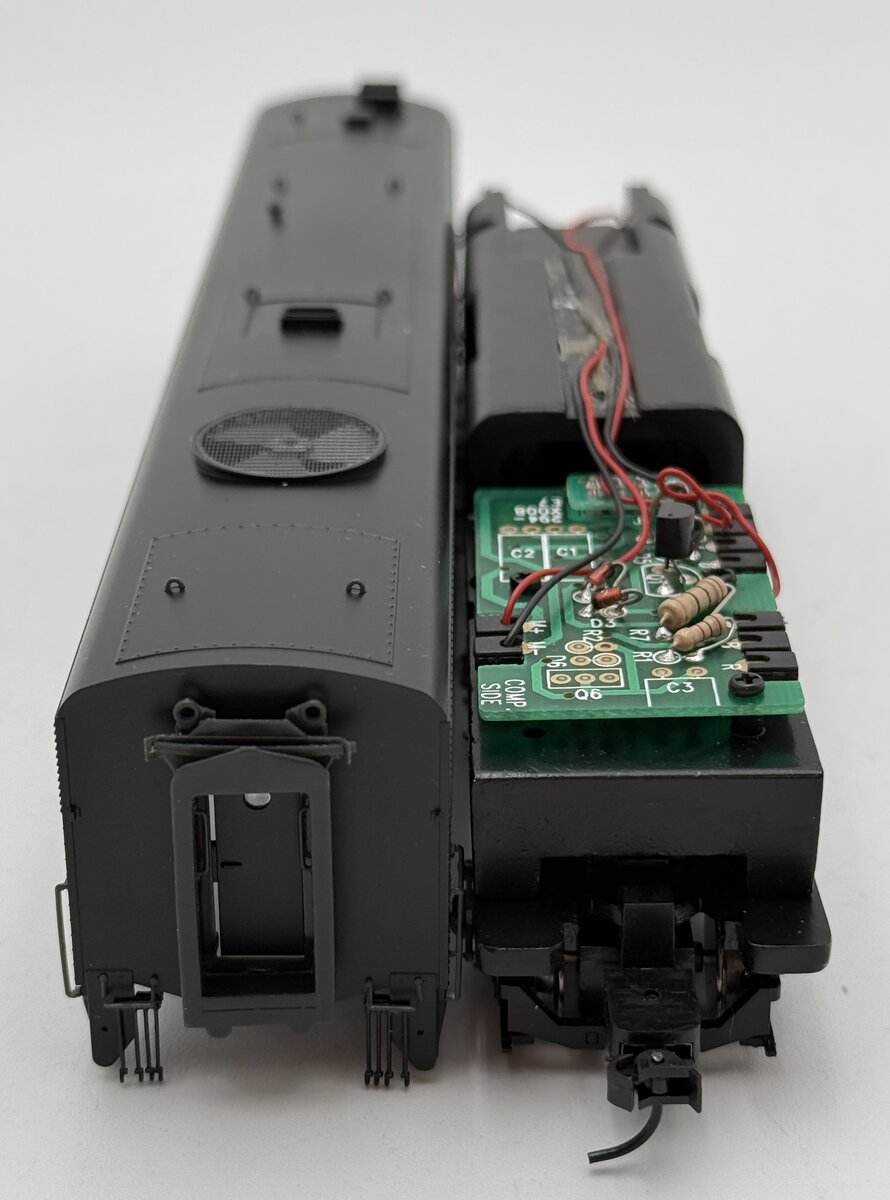 Proto 2000 30499 HO Scale Pennsylvania Railroad PB Powered Diesel Locomotive EX/Box