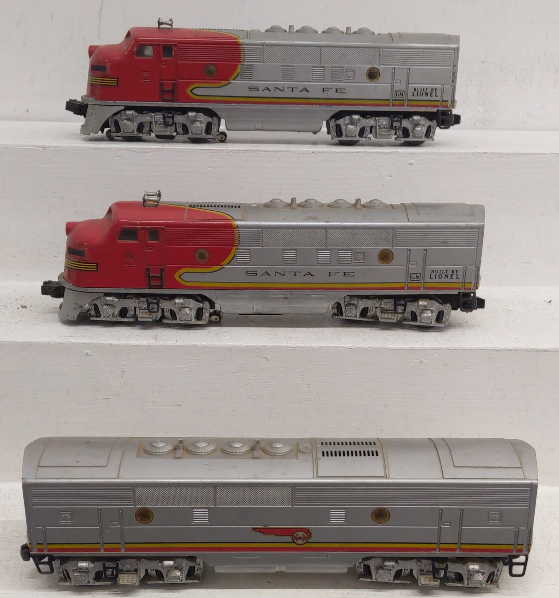 Lionel 2353 Vintage O Santa Fe F-3 ABA Diesel Locomotive [3] VG