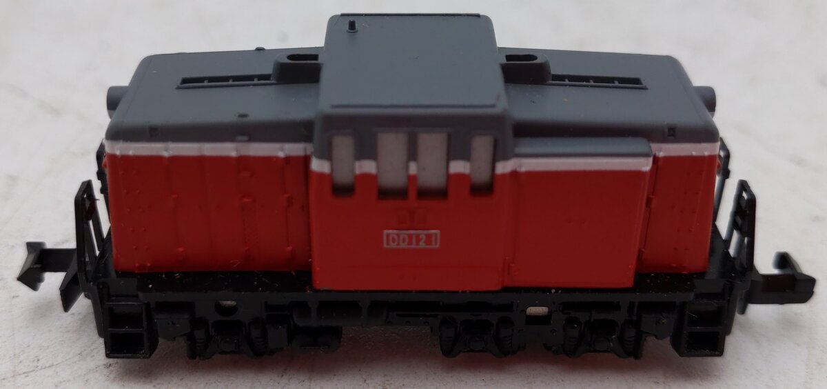 N Scale Powered Diesel Locomotive #DD121 EX