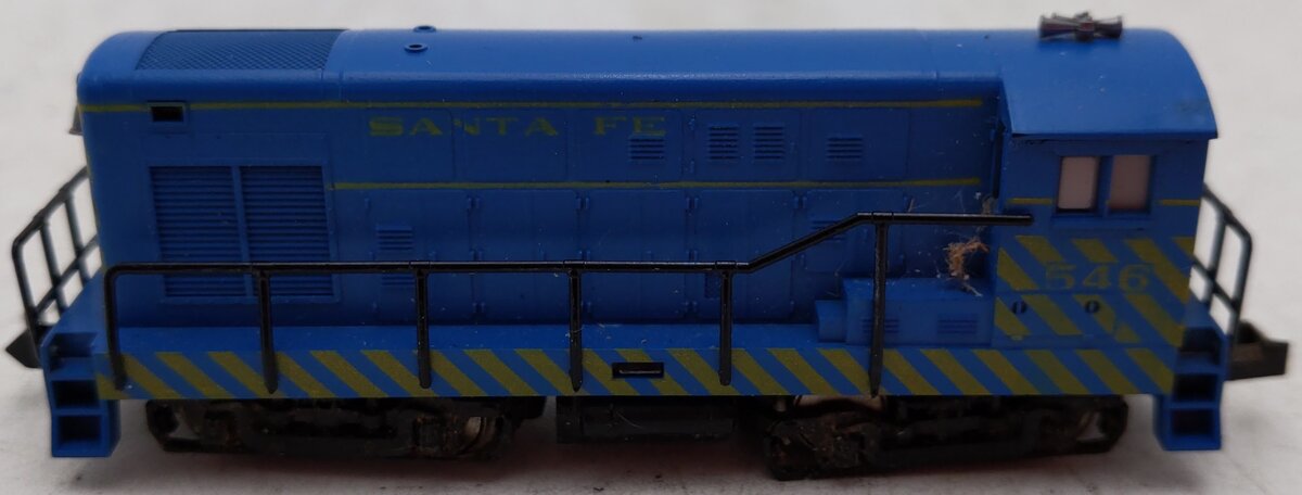 Minitrix 2005 N Scale Santa Fe Diesel Locomotive # 546 VG