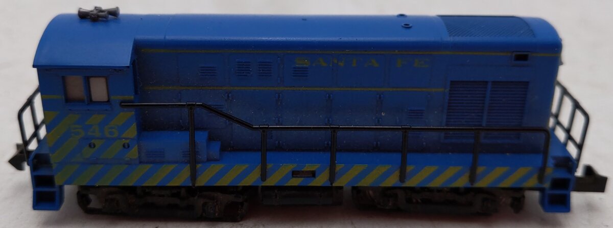 Minitrix 2005 N Scale Santa Fe Diesel Locomotive # 546 VG