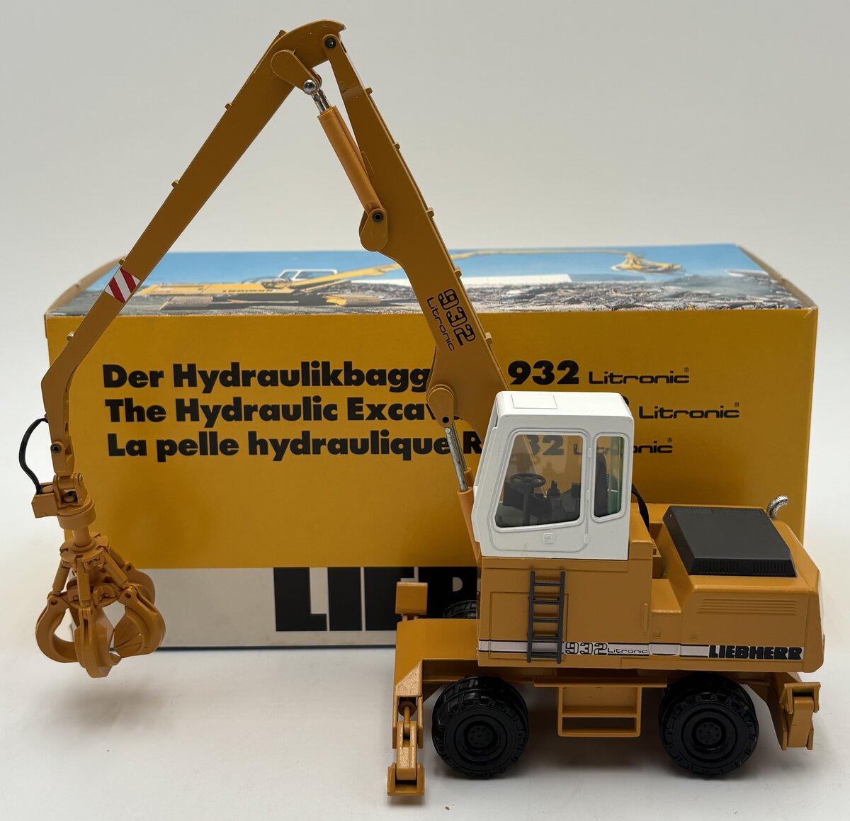 Conrad 2835 1:50 Liebherr The Hydraulic Excavator R932 LN/Box
